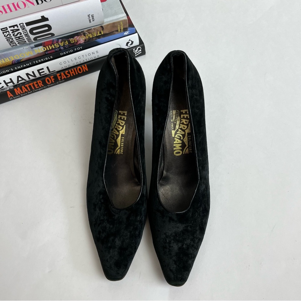 Vintage Salvatore Ferragamo Heels Velvet Evening Pumps - Picture 4 of 14